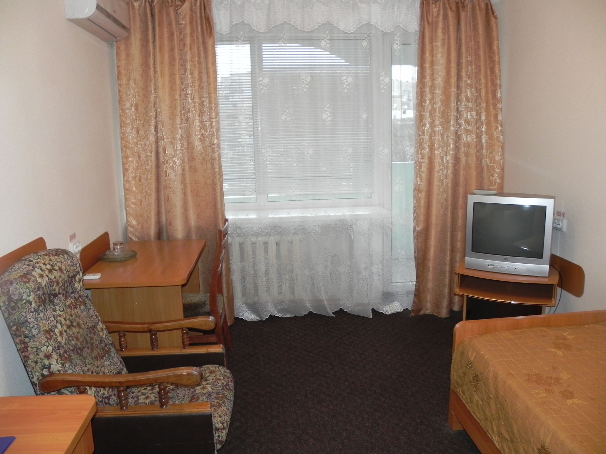 Rassvet Hotel Dnepropetrovsk Exterior foto